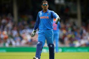 'జట్టును ఎలా నడిపించాలో తెలిసిన క్రికెటర్‌ ధోని'