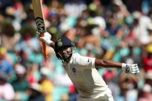 'పంతాస్టిక్! అద్భుతమైన సెంచరీ సాధించావు'