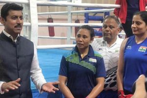 #5MinuteAur: కేంద్ర క్రీడల మంత్రి కొత్త ఛాలెంజ్ ఇదే (వీడియో)