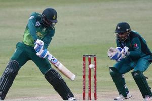 స్టంప్ మైక్‌లో రికార్డు: పాక్ కెప్టెన్ సర్ఫరాజ్ జాతి వివక్ష వ్యాఖ్యలు