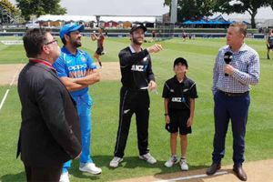India vs New Zealand, 4th ODI: ధోని దూరం... కోహ్లీ స్థానంలో గిల్ అరంగేట్రం