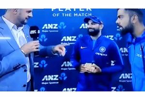 షమీ.. యువర్‌ ఇంగ్లీష్‌ బహుత్‌ అచ్చా!: నవ్వు ఆపుకోలేకపోయిన కోహ్లీ (వీడియో)