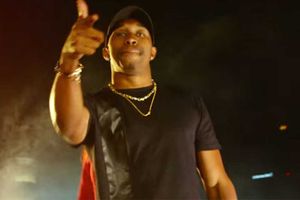 చాంపియన్‌ సాంగ్‌కు మించి ఉంది: కోహ్లీ, ధోనిపై బ్రావో పాట(వీడియో)