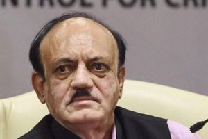 రూ.5 కోట్లు విరాళం ఇవ్వండి: సీఓఏకు బీసీసీఐ అధ్యక్షుడు ఖన్నా లేఖ