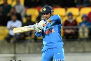 India vs Australia: ప్రపంచ రికార్డుకి రెండు మ్యాచ్‌ల దూరంలో ధోని