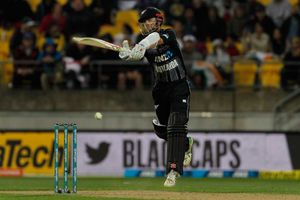 1st T20I: కసిగా బాదారు, భారత విజయ లక్ష్యం 220