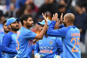 1st T20I: టాస్ నెగ్గిన రోహిత్, తొలిసారి కలిసి ఆడుతున్న పాండ్యా సోదరులు