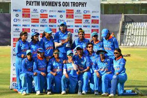 మూడో వన్డేలో ఇంగ్లాండ్‌ విజయం: 2-1తో సిరిస్ భారత్ వశం