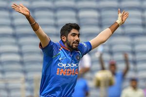 బ్యాట్స్‌మెన్‌కు సవాల్‌: బుమ్రాపై ప్రశంసల వర్షం కురిపించిన కమిన్స్