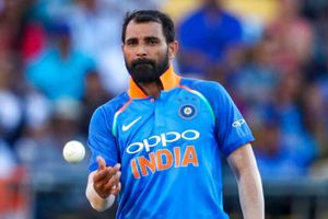 పుల్వామా ఉగ్రదాడి: అమర జవాన్ల కుటుంబాలకు షమీ సాయం