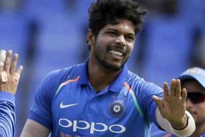 ఆఖరి ఓవర్‌లో 14 పరుగులు: ఉమేశ్ యాదవ్ నేషనల్ విలన్, నెటిజన్ల ట్వీట్లు