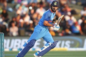 గొప్ప ప్లేయర్‌: కోహ్లీతో పోల్చడంపై పాకిస్థాన్ క్రికెటర్ (వీడియో)