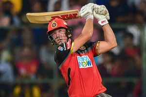 చెపాక్‌లో చెన్నైతో మ్యాచ్: ఓపెనర్‌గా డివిలియర్స్.. బెంగళూరుకి మరో ఆప్షన్ లేదా?