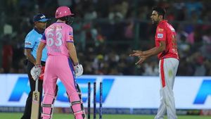 ఐపీఎల్‌లో ఇలాంటివి మంచిది కాదు: అశ్విన్ ‘మన్కడింగ్‌’ ఔట్‌పై షేన్ వార్న్