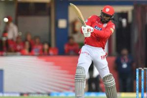 ఐపీఎల్: వేగంగా 4వేల పరుగుల మైలురాయిని అందుకున్న ఆటగాడిగా గేల్ రికార్డు