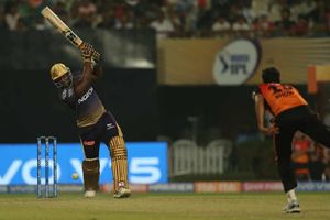 వార్నర్ హాఫ్‌ సెంచరీ వృథా: ఈ సీజన్‌ని ఓటమితో ఆరంభించిన సన్‌రైజర్స్