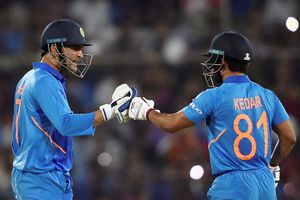 క్రీజులో ధోని ఉంటే చాలు... ఆ ఆత్మవిశ్వాసమే వేరు: కేదార్ జాదవ్