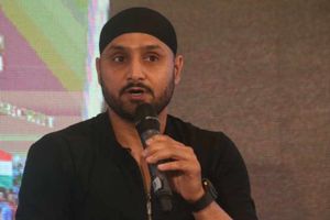 ఐపీఎల్‌లో గాయాల బారిన పడొద్దు: కోహ్లీ, రోహిత్, బుమ్రాలకు భజ్జీ సూచన