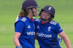 కెప్టెన్‌గా మంధానకు తొలి ఓటమి: తొలి వన్డేలో ఇంగ్లాండ్ విజయం