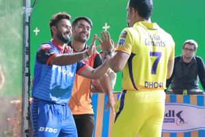 ఐపీఎల్ రికార్డుల: కెప్టెన్‌గా ధోని, సిక్సుల్లో గేల్, అత్యధిక పరుగులు కోహ్లీవే