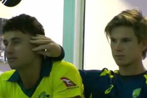 స్టోయినిస్-జంపా గే చేష్టలను యావత్ ప్రపంచం చూసేసింది (వీడియో)