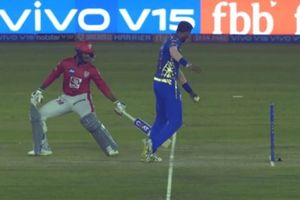 'మన్కడింగ్' రనౌట్‌పై: అశ్విన్ అలా... పాండ్యా ఇలా (వీడియో)