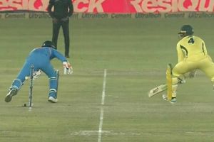 పంత్‌లాగే ధోని కూడా కెరీర్ తొలినాళ్లలో ఎన్నో క్యాచ్‌లు వదిలేశాడు