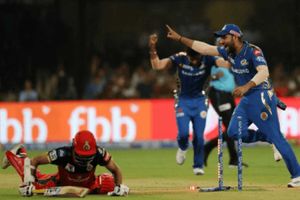 మొత్తం రెండు: అంపైర్ల తప్పిదాలపై కోహ్లీకి మద్దతుగా నిలిచిన రోహిత్