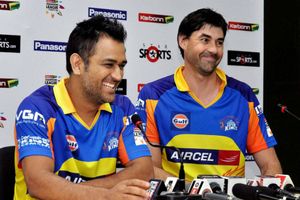 జాదవ్ ఎఫెక్: ధోనీ నాలుగులోనే: స్పష్టం చేసిన కోచ్ ఫ్లెమింగ్