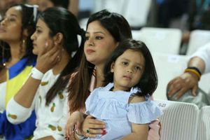 పప్పా.. కమాన్‌ పప్పా: ధోనిని ప్రోత్సహించిన జీవా (వీడియో)