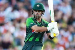 అభిమాని ప్రశ్న: సచిన్‌పై ప్రశంసల వర్షం కురిపించిన పాక్ క్రికెటర్