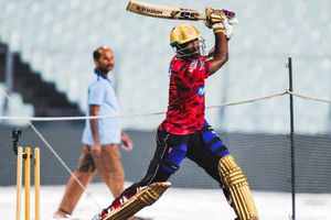 ఐపీఎల్: రసెల్‌ ప్రాక్టీస్‌.. బౌండరీలు, సిక్సర్లే (వీడియో)