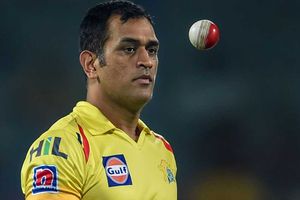 టాస్ నెగ్గి బౌలింగ్ ఎంచుకున్న చెన్నై