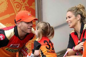 ఎంతో గర్విస్తున్నాం: వార్నర్‌పై అతడి భార్య ఎమోషనల్ మేసేజ్