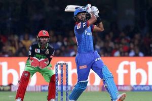 శ్రేయస్‌ అర్ధ శతకం.. బెంగళూరుపై ఢిల్లీ విజయం