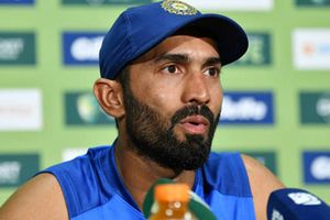 భవిష్యత్తులో ఇద్దరం కలసి ఆడుతాం: దినేష్ కార్తీక్‌