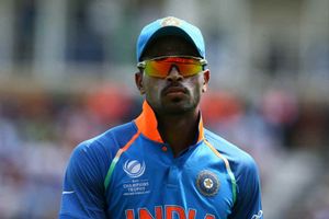 'కాఫీ' వివాదం: అంబుడ్స్‌మన్‌ను కలిసి వివరణ ఇచ్చిన పాండ్యా