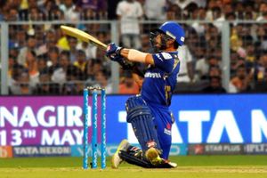 సన్‌రైజర్స్‌తో మ్యాచ్: ఇషాన్ కిషన్ కావాలంటూ నెటిజన్ల ట్వీట్లు (వీడియో)