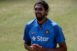 స్టాండ్‌బై ఆటగాళ్ల లిస్టులో మరో ఇద్దరు.. ఇశాంత్ శ‌ర్మకు అవకాశం