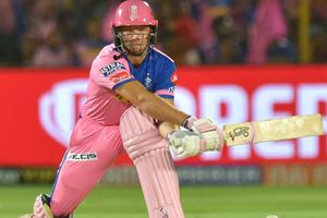 ఇంగ్లాండ్‌కు జోస్‌ బట్లర్‌.. త్వరలో మరో ఇద్దరు