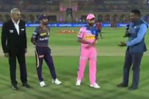 టాస్‌ గెలిచి బౌలింగ్‌ ఎంచుకున్న కోల్‌కతా