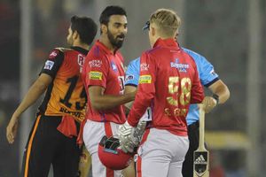 KXIP vs SRH: ఉత్కంఠ మ్యాచ్‌లో సన్‌రైజర్స్ ఓటమి
