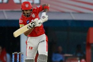 ఇప్పటికీ యువకుడే, గేల్ అనుభవం జట్టుకు కావాలి: కేఎల్ రాహుల్