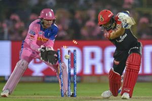 ఓ చక్కటి గూగ్లీతో కోహ్లీని పెవిలియన్‌కి పంపిన గోపాల్ (వీడియో)