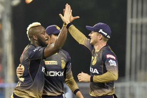 KKR vs RCB: ఆర్సీబీ బ్యాటింగ్, ఏబీ దూరం, 9 ఏళ్ల తర్వాత జట్టులోకి స్టెయిన్