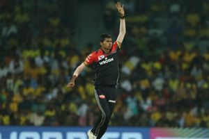 నవదీప్ షైనీ: ఈ సీజన్‌లో ఆర్సీబీ జట్టులో కీలక బౌలర్‌గా!