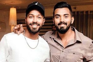 మహిళలపై అనుచిత వ్యాఖ్యల కేసు.. హార్దిక్‌, రాహుల్‌కు జరిమానా