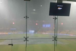 RCB vs RR మ్యాచ్‌కి వరుణుడు అడ్డంకి: నిలిచిన మ్యాచ్ (వీడియో)