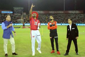 KXIP vs RCB: టాస్ గెలిచి బౌలింగ్ ఎంచుకున్న ఆర్సీబీ
