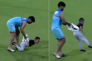 వీడియో వైరల్: ధావన్ కుమారుడు జొరావర్‌‌తో రిషబ్ పంత్ 'బేబిసిట్టింగ్'